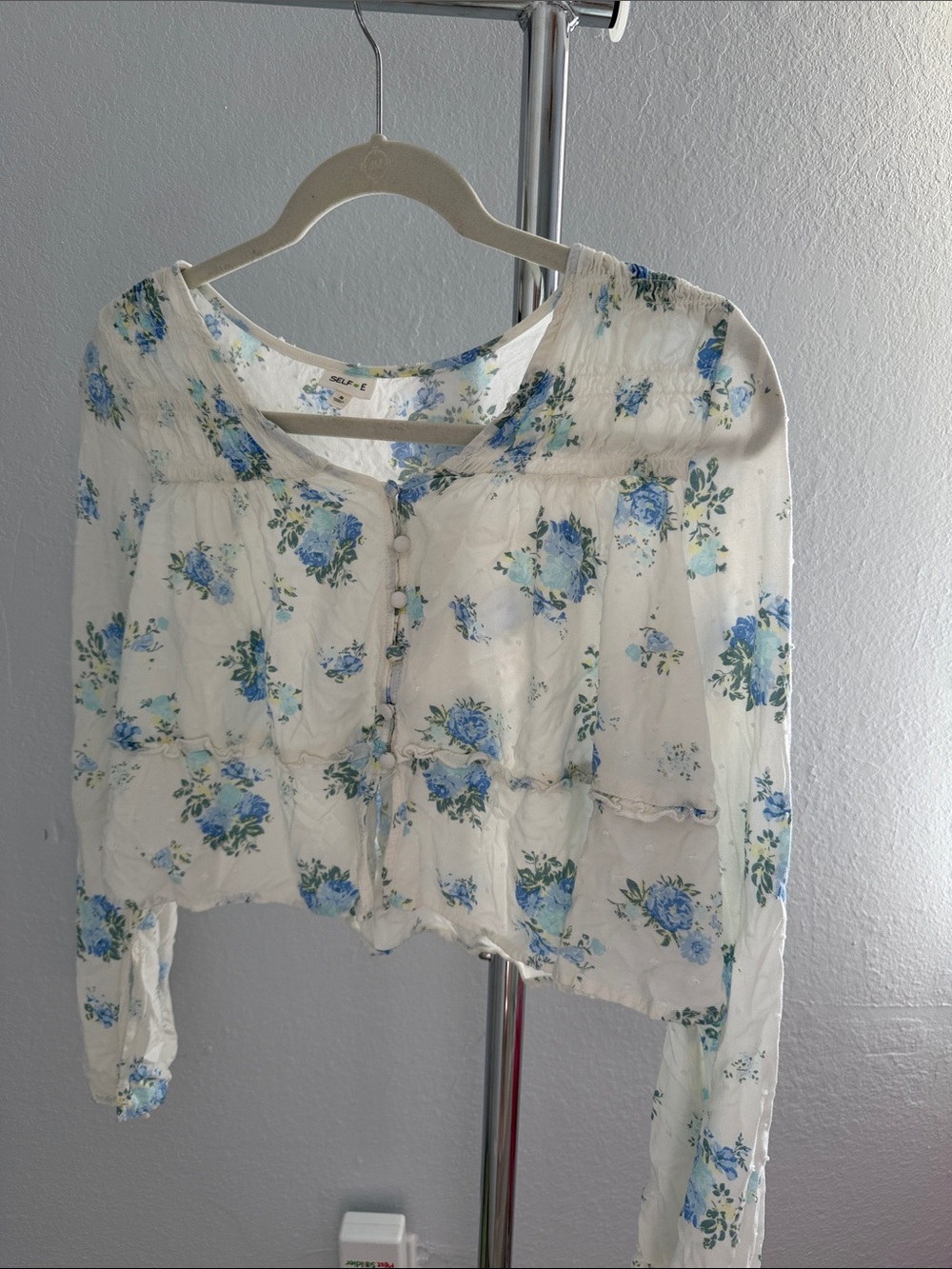 Selfie Leslie White Cropped Blouse with Blue Floral Print